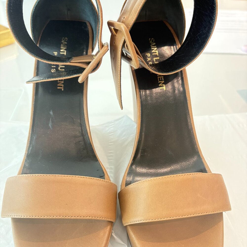 Saint Laurent Leather sandals WITH PLATFORM AND ANKLE STRAP. SiZE 8,5